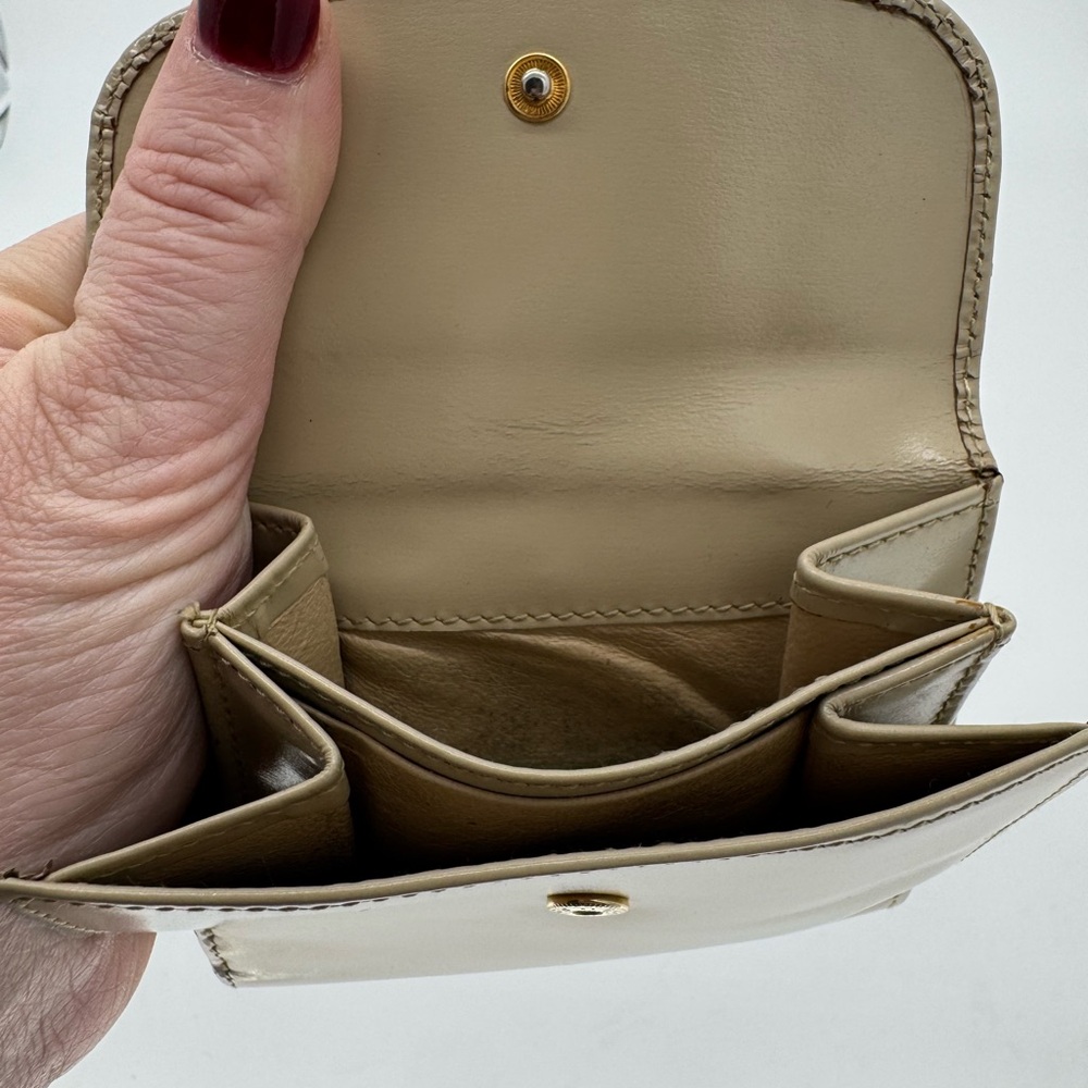 Gucci Vintage Beige Leather Wallet with Gold Horsebit Hardware - Picture 7 of 8